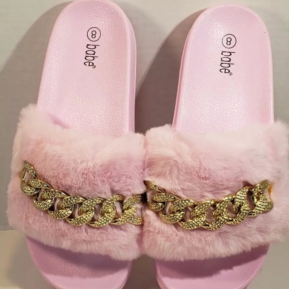 Women's Fluffy Faux Fur Slipper Slides w/Chain Emblishment Indoor/Outdoor Slide - Picture 6 of 6